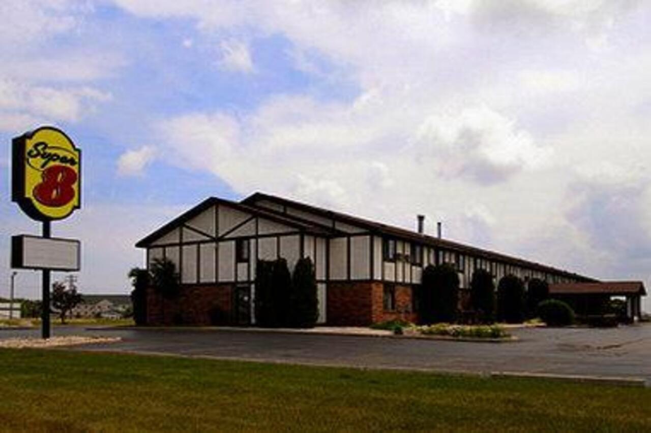 Hotel Baymont By Wyndham Oshkosh Airport Exteriér fotografie