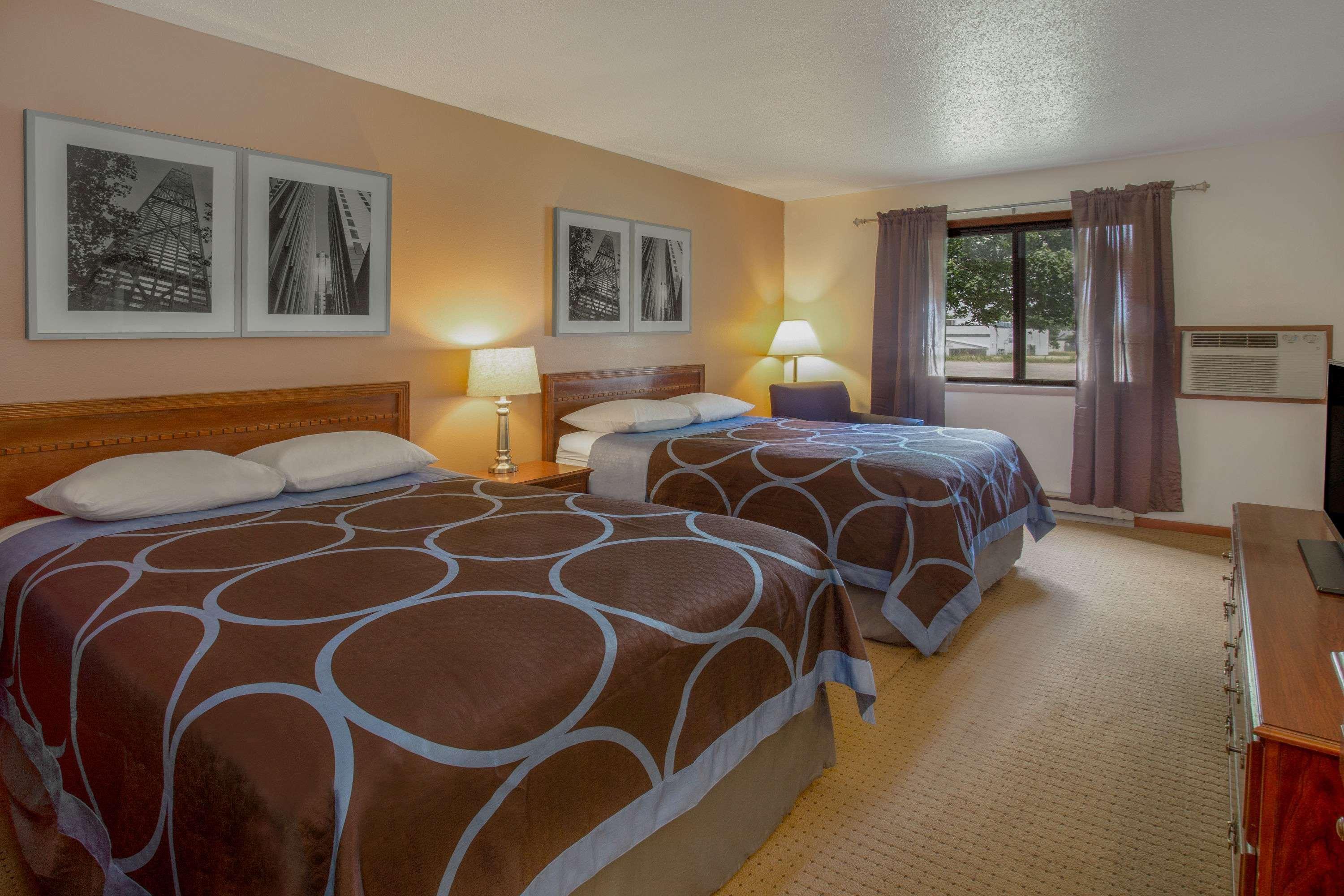 Hotel Baymont By Wyndham Oshkosh Airport Exteriér fotografie
