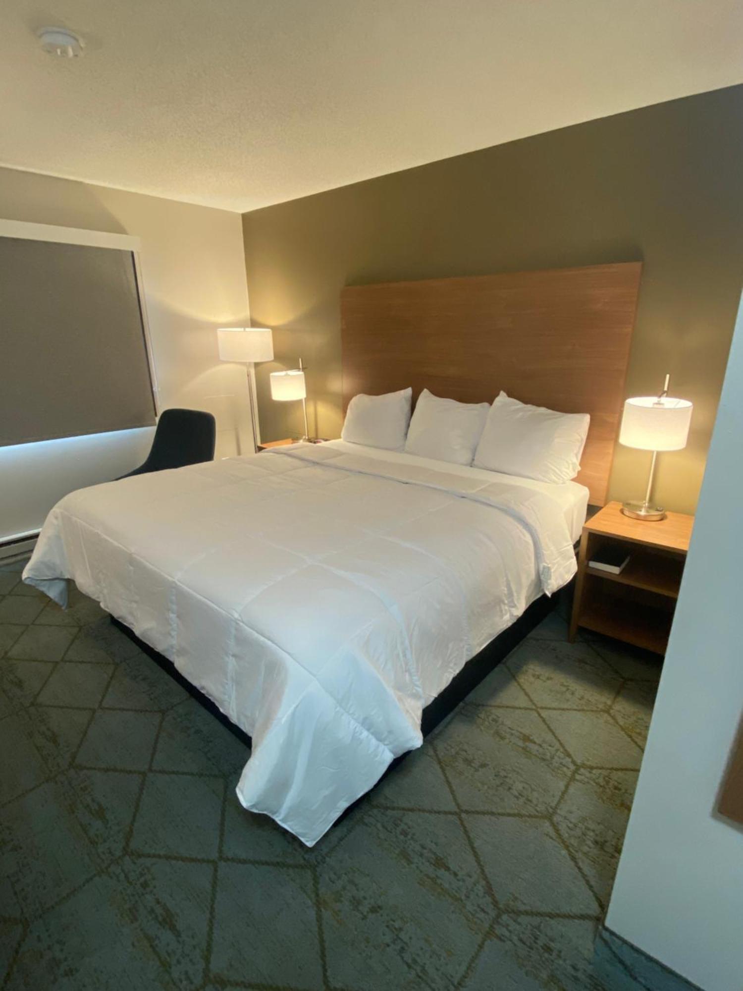 Hotel Baymont By Wyndham Oshkosh Airport Exteriér fotografie