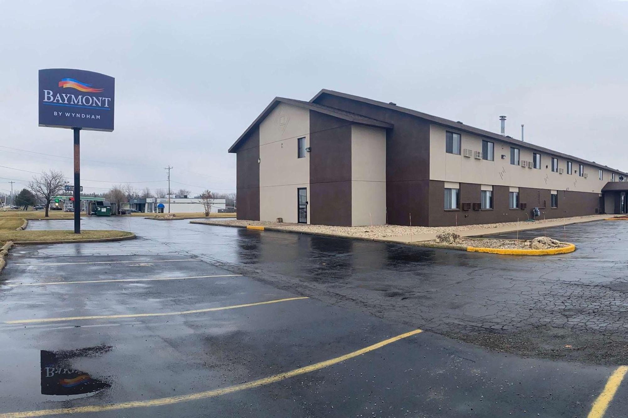 Hotel Baymont By Wyndham Oshkosh Airport Exteriér fotografie